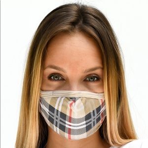 Face mask with filter in storage bag